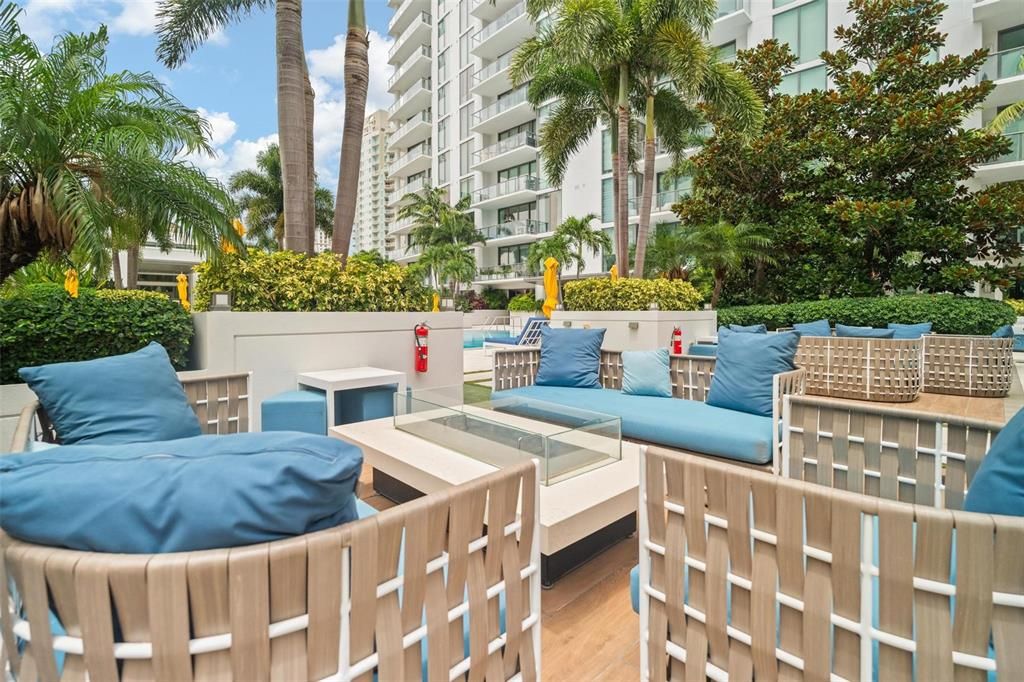 For Sale: $1,795,000 (2 beds, 2 baths, 1522 Square Feet)