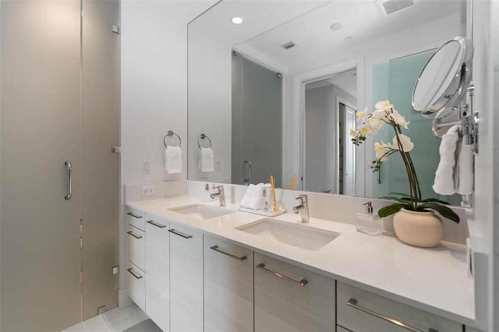 For Sale: $1,795,000 (2 beds, 2 baths, 1522 Square Feet)