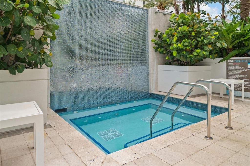 For Sale: $1,795,000 (2 beds, 2 baths, 1522 Square Feet)