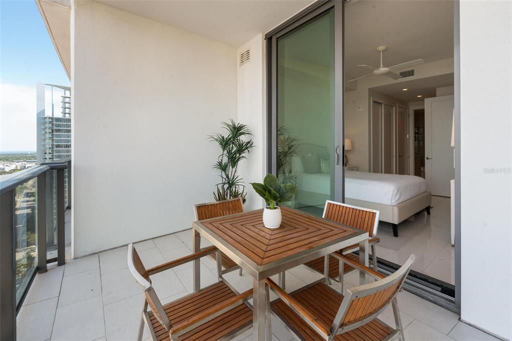 For Sale: $1,795,000 (2 beds, 2 baths, 1522 Square Feet)