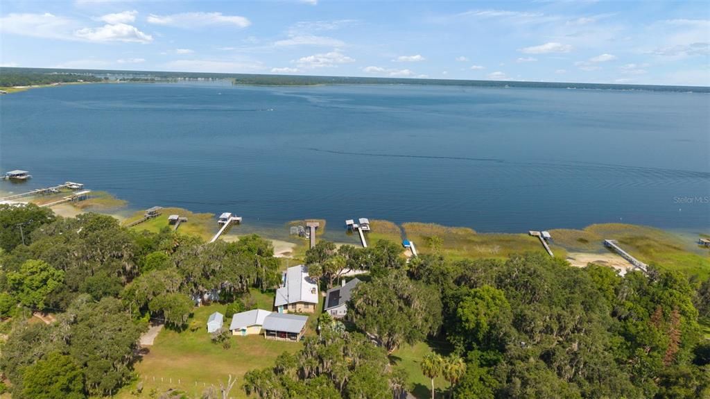 En Venta: $899,900 (3 camas, 2 baños, 2606 Pies cuadrados)