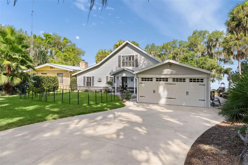 En Venta: $899,900 (3 camas, 2 baños, 2606 Pies cuadrados)