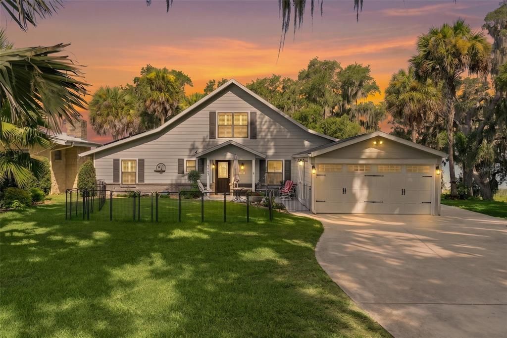 En Venta: $899,900 (3 camas, 2 baños, 2606 Pies cuadrados)