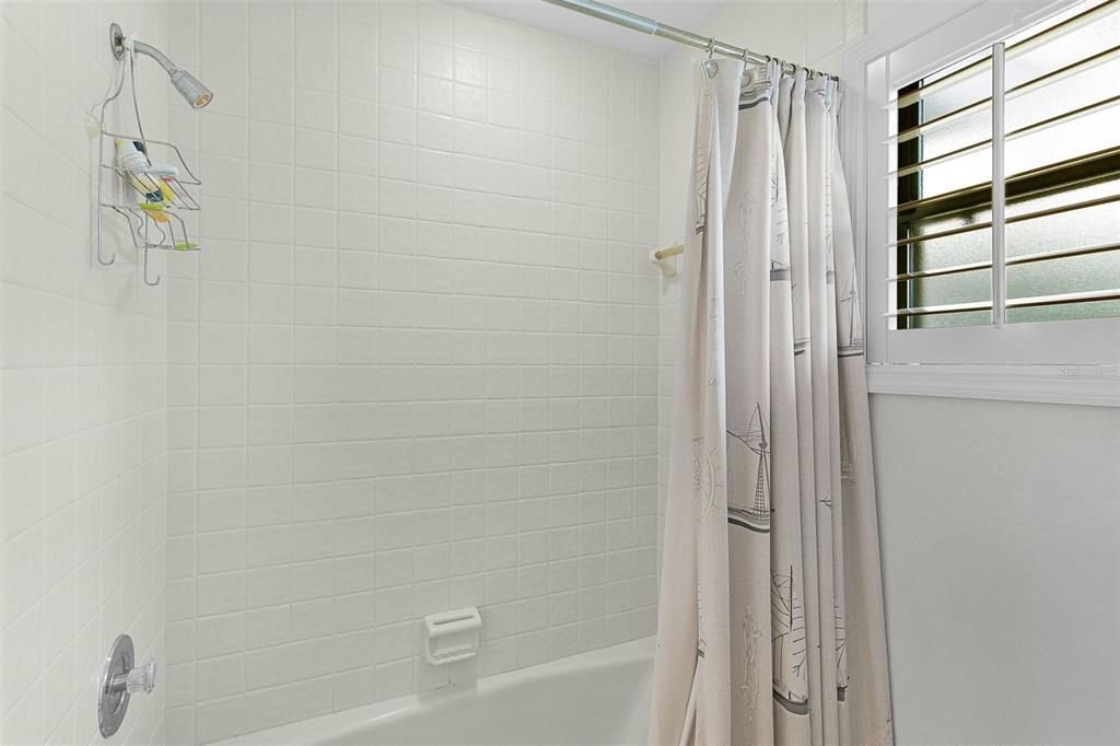 En Venta: $899,900 (3 camas, 2 baños, 2606 Pies cuadrados)
