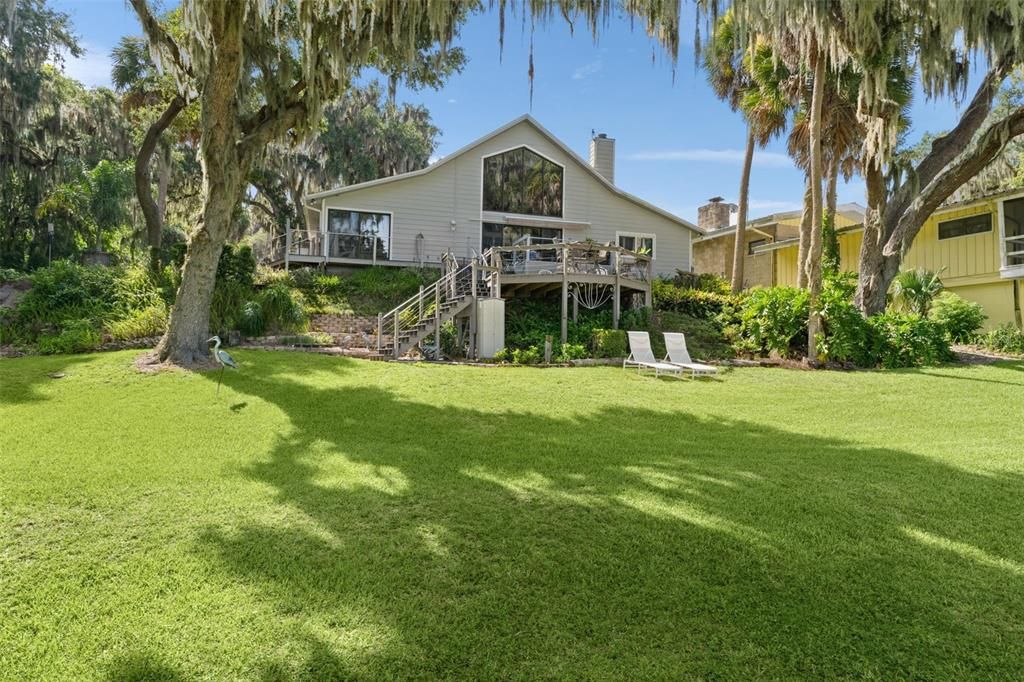 En Venta: $899,900 (3 camas, 2 baños, 2606 Pies cuadrados)