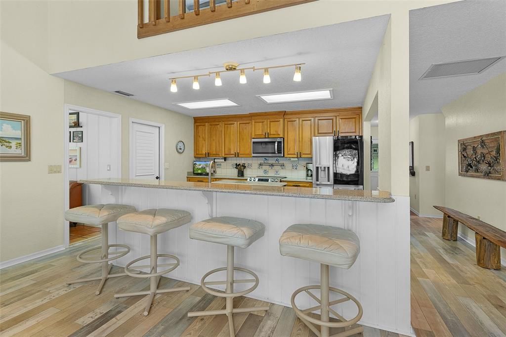 En Venta: $899,900 (3 camas, 2 baños, 2606 Pies cuadrados)