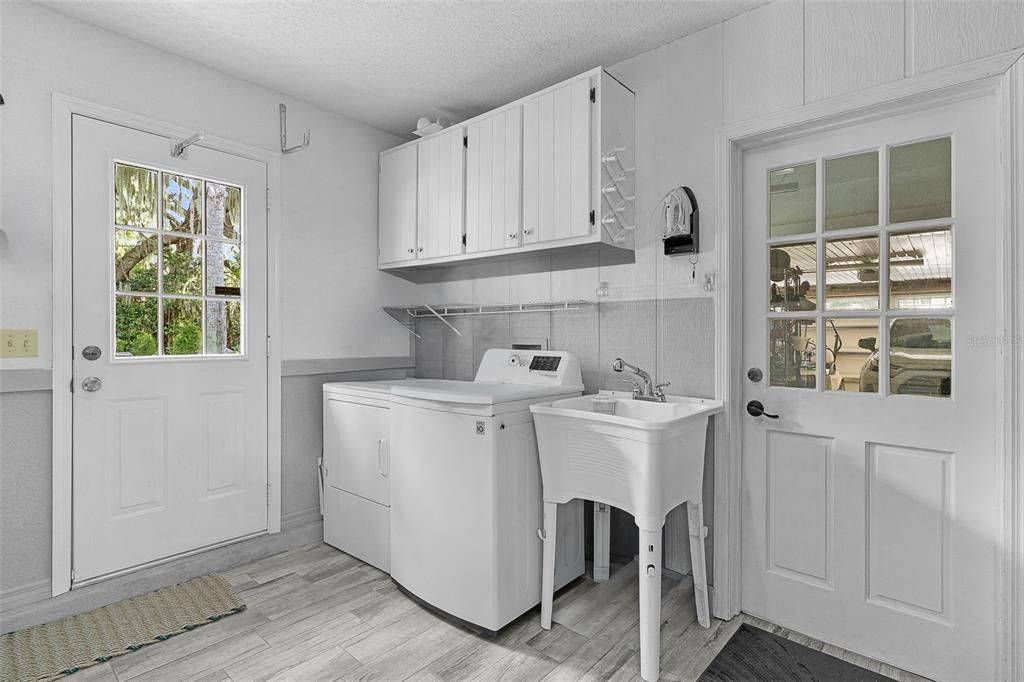 En Venta: $899,900 (3 camas, 2 baños, 2606 Pies cuadrados)