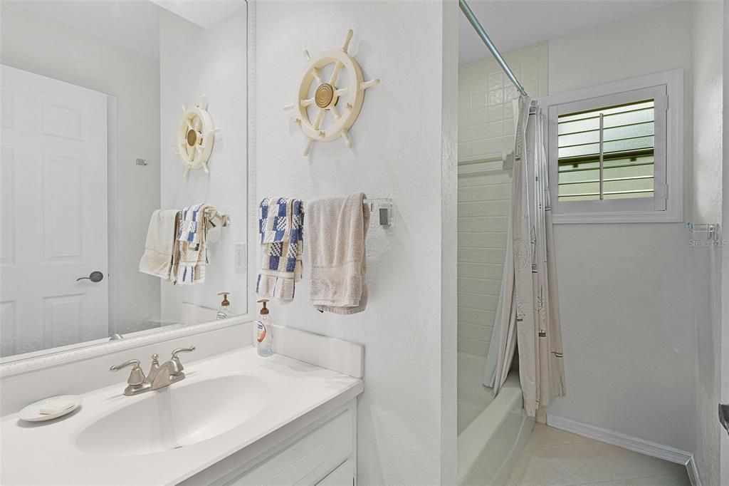 En Venta: $899,900 (3 camas, 2 baños, 2606 Pies cuadrados)