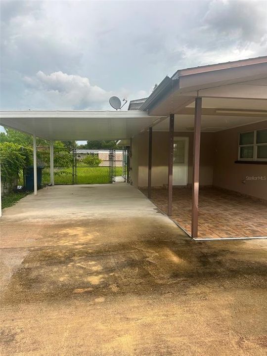 For Sale: $190,000 (2 beds, 1 baths, 864 Square Feet)