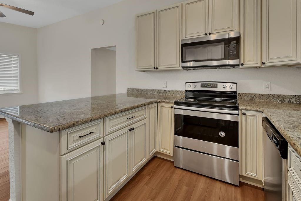 For Sale: $269,900 (3 beds, 1 baths, 1054 Square Feet)