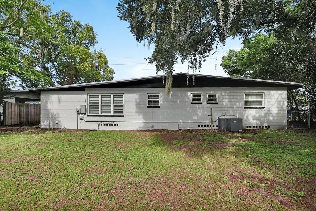 For Sale: $269,900 (3 beds, 1 baths, 1054 Square Feet)