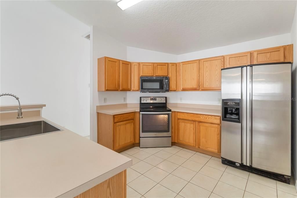 For Rent: $2,800 (4 beds, 2 baths, 1875 Square Feet)