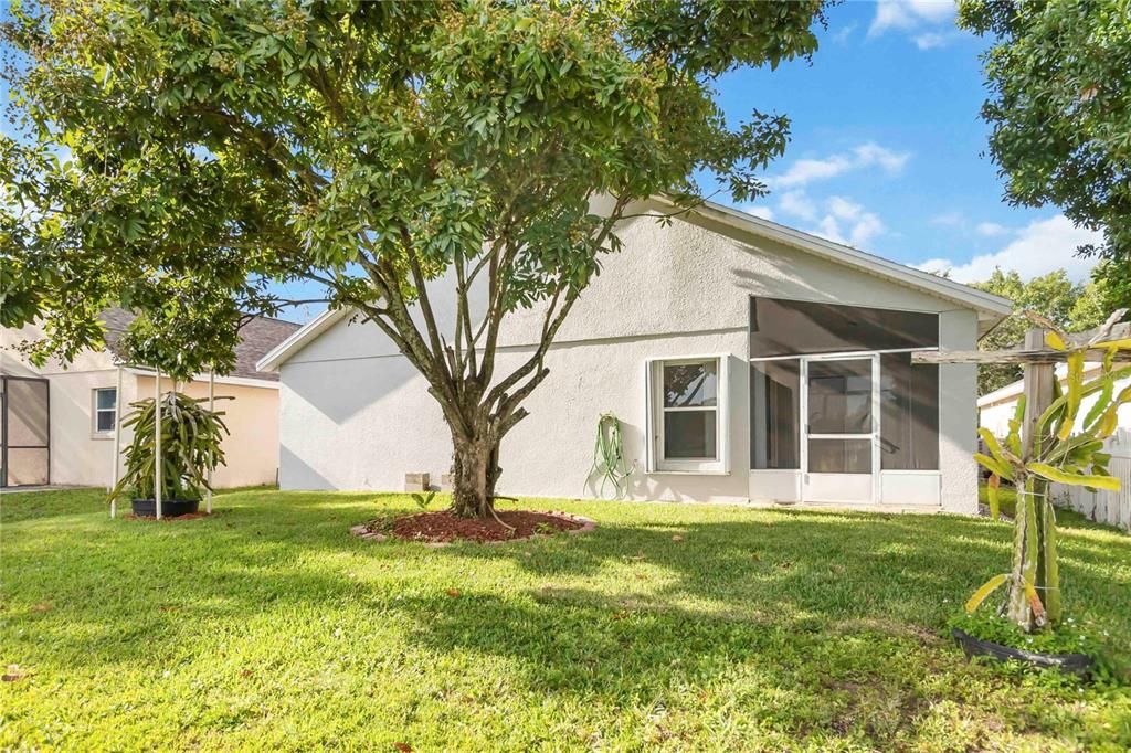 For Rent: $2,800 (4 beds, 2 baths, 1875 Square Feet)