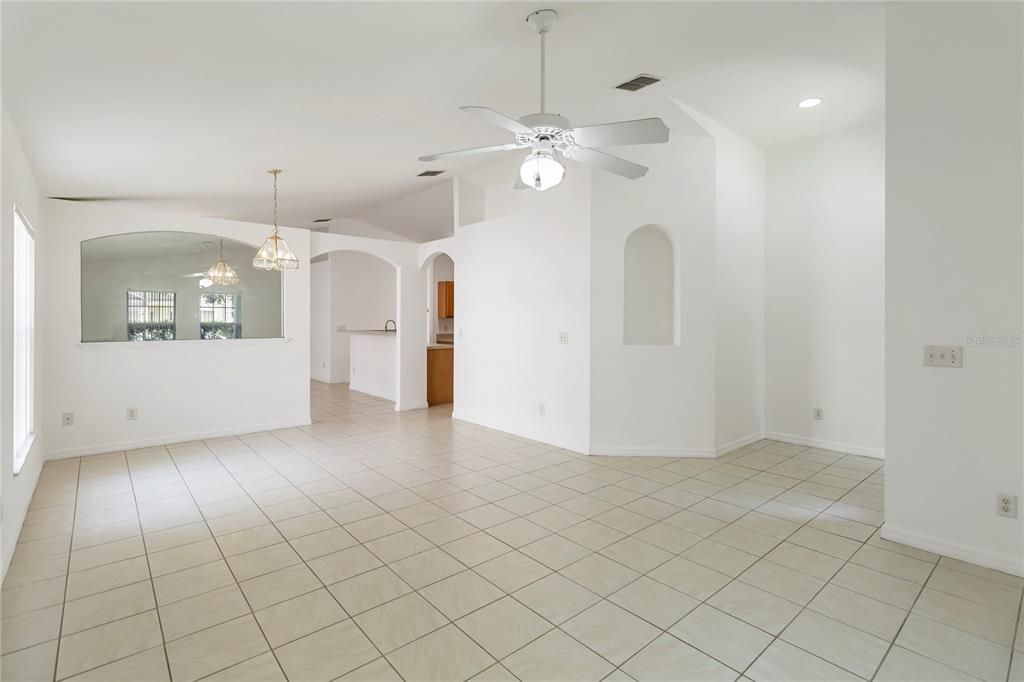 For Rent: $2,800 (4 beds, 2 baths, 1875 Square Feet)