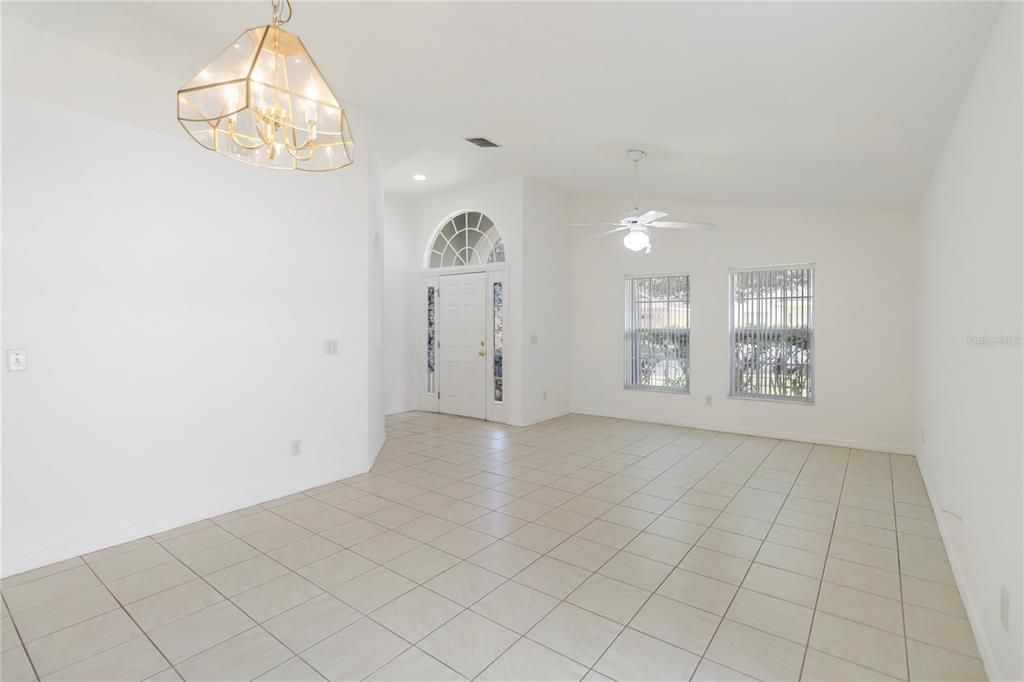 For Rent: $2,800 (4 beds, 2 baths, 1875 Square Feet)