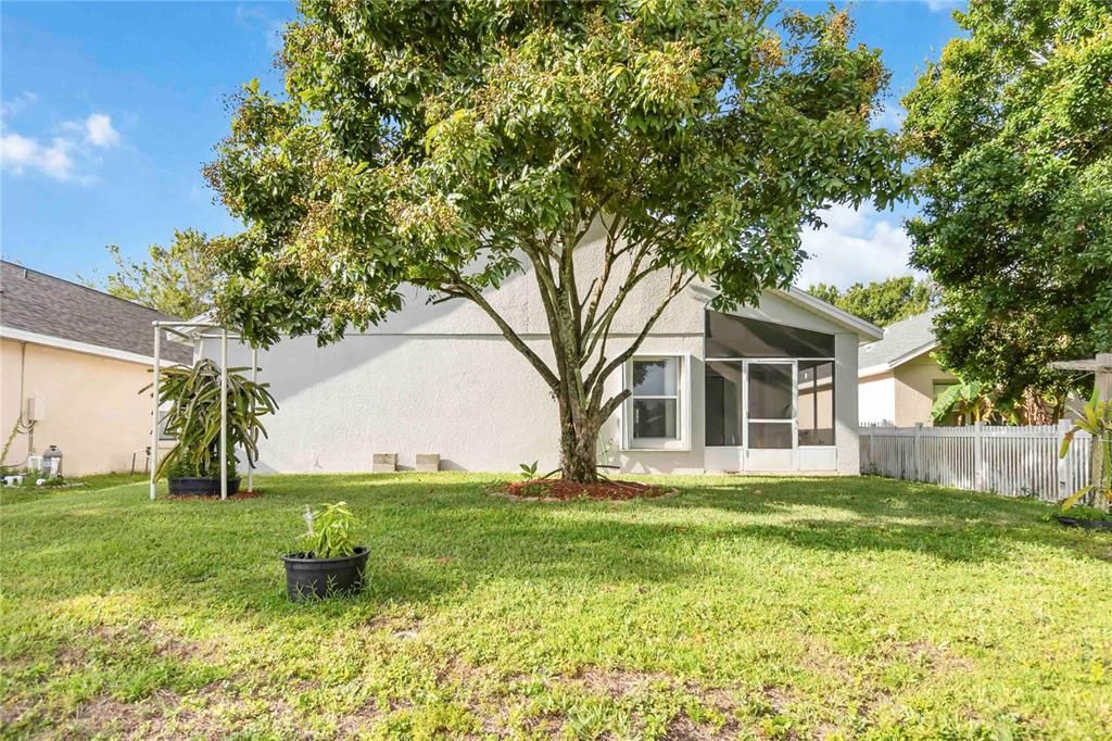 For Rent: $2,800 (4 beds, 2 baths, 1875 Square Feet)
