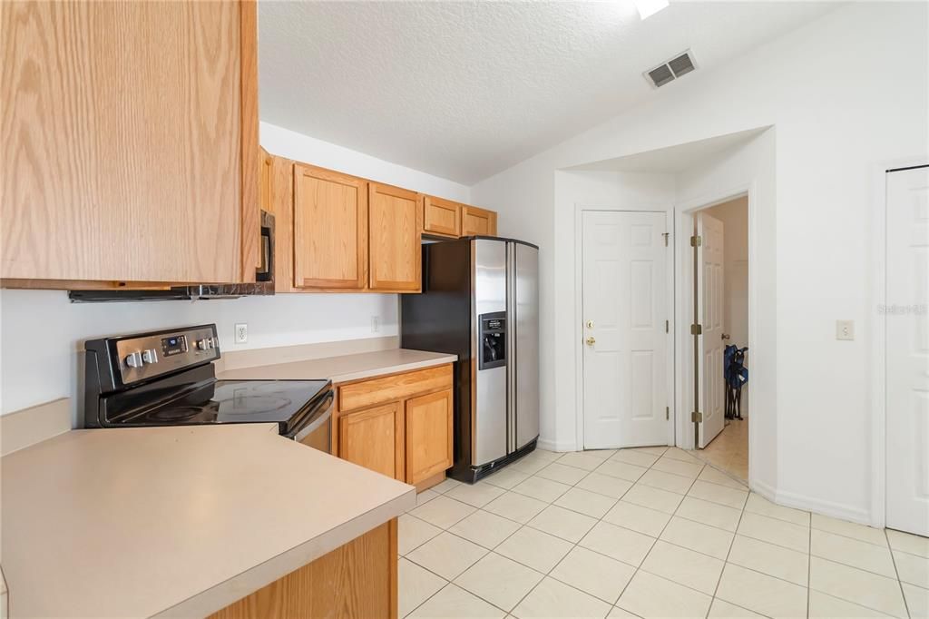 For Rent: $2,800 (4 beds, 2 baths, 1875 Square Feet)