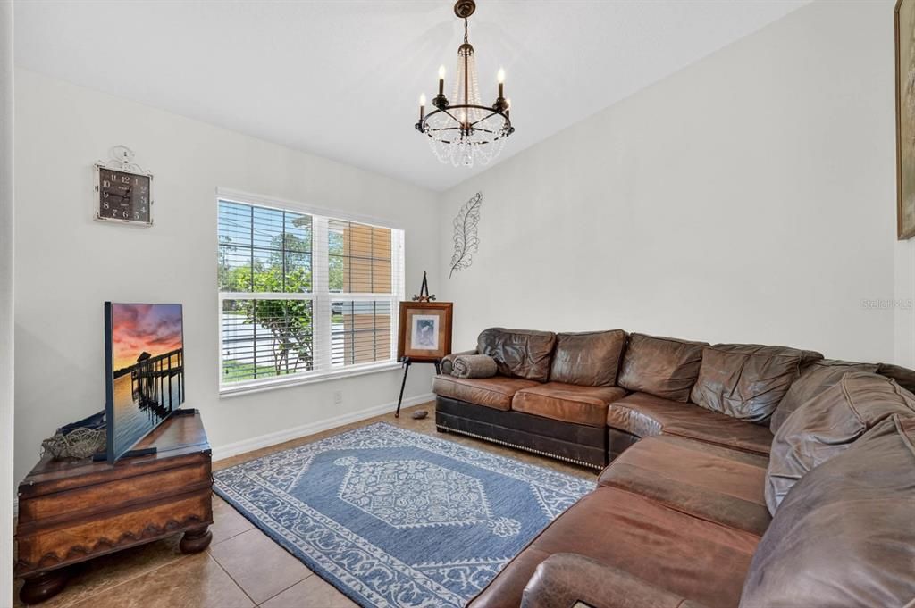 En Venta: $514,900 (4 camas, 3 baños, 2465 Pies cuadrados)