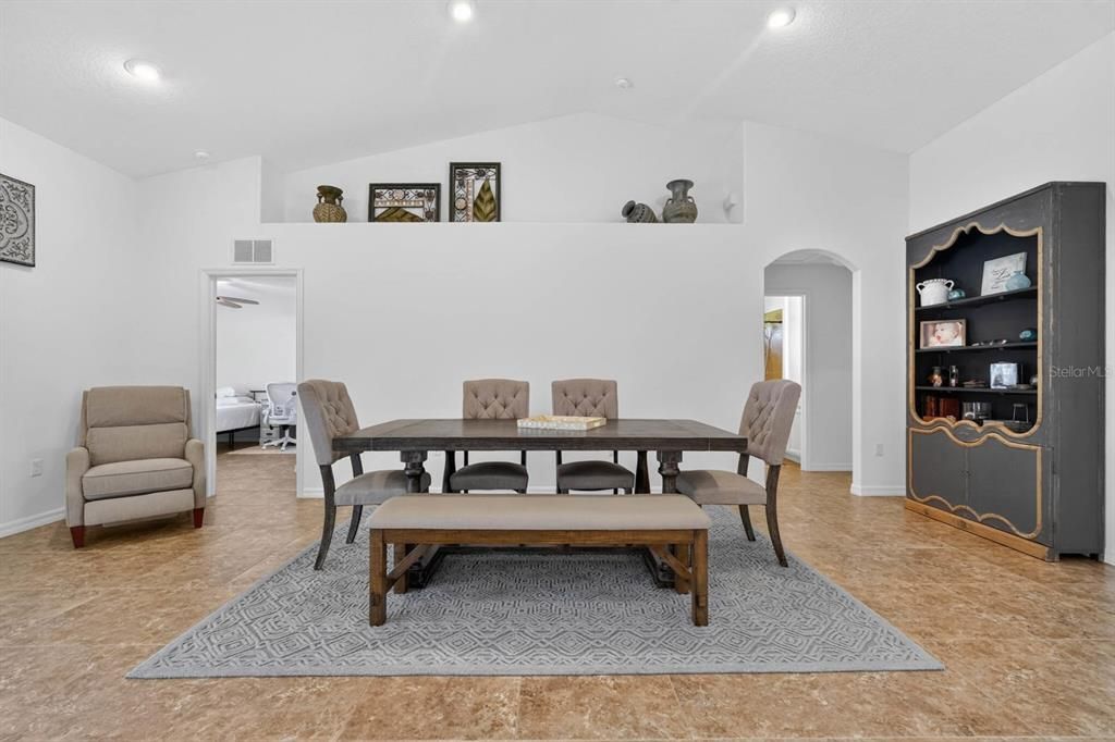 En Venta: $514,900 (4 camas, 3 baños, 2465 Pies cuadrados)