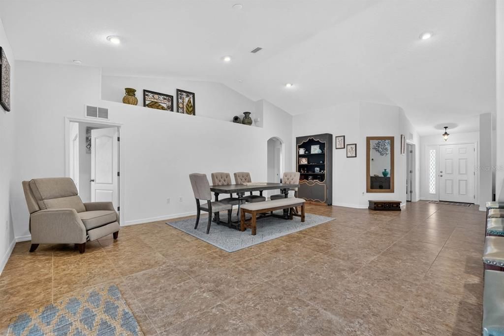 En Venta: $514,900 (4 camas, 3 baños, 2465 Pies cuadrados)