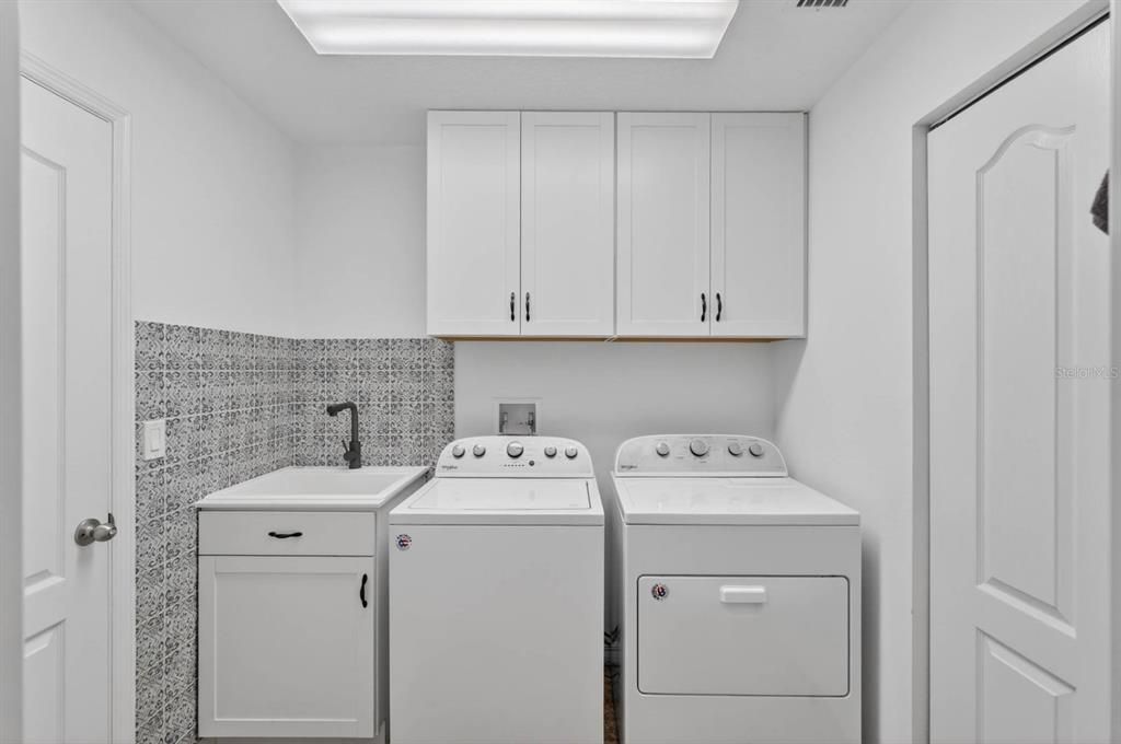 En Venta: $514,900 (4 camas, 3 baños, 2465 Pies cuadrados)