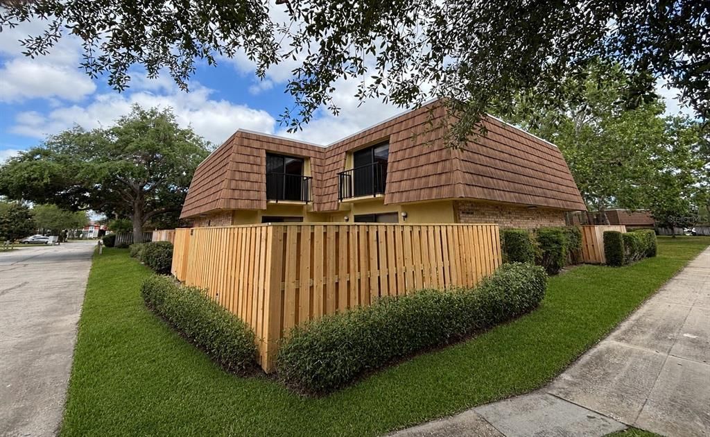For Sale: $230,000 (2 beds, 2 baths, 1285 Square Feet)