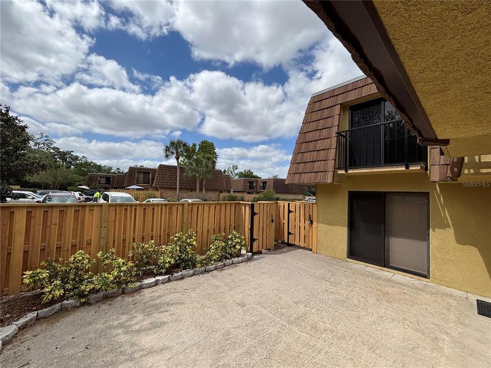 For Sale: $230,000 (2 beds, 2 baths, 1285 Square Feet)