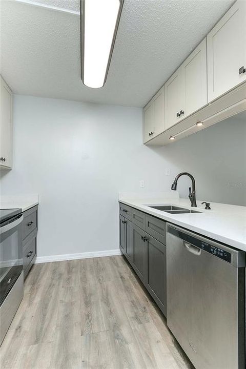 For Sale: $230,000 (2 beds, 2 baths, 1285 Square Feet)
