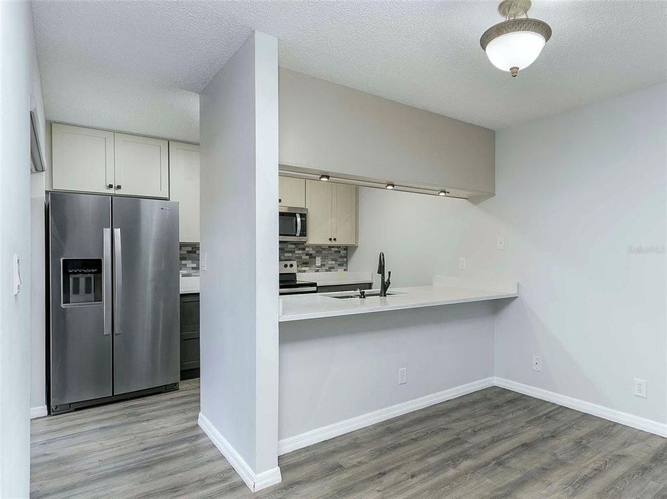 For Sale: $230,000 (2 beds, 2 baths, 1285 Square Feet)