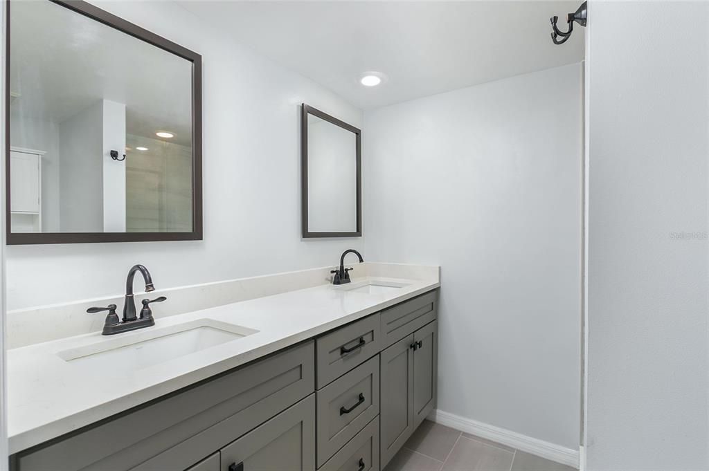 For Sale: $230,000 (2 beds, 2 baths, 1285 Square Feet)