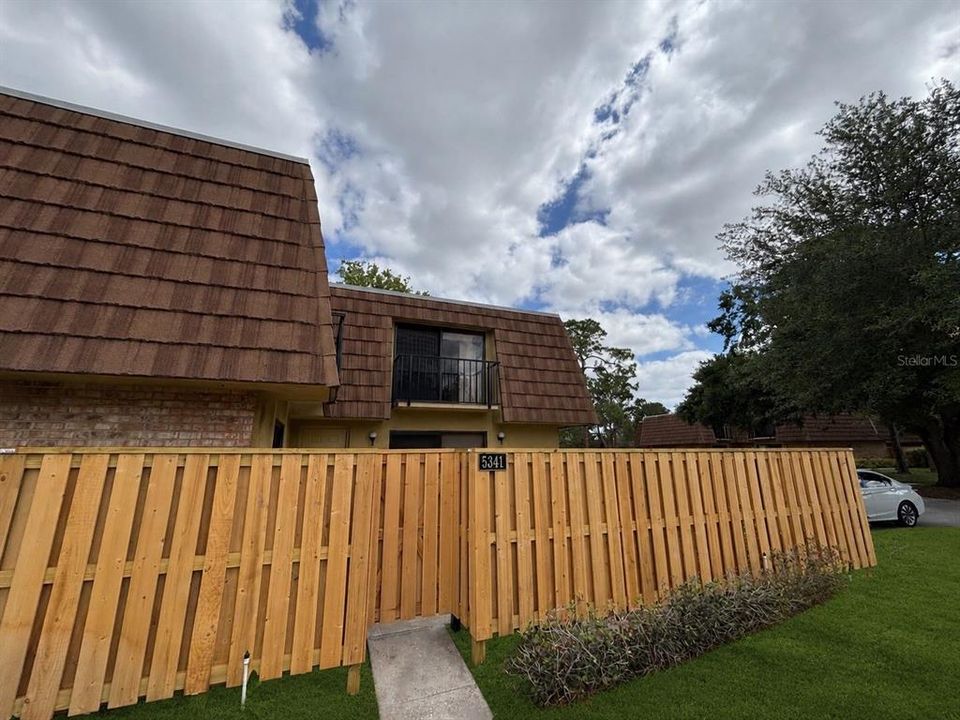 For Sale: $230,000 (2 beds, 2 baths, 1285 Square Feet)