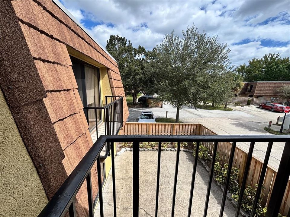 For Sale: $230,000 (2 beds, 2 baths, 1285 Square Feet)