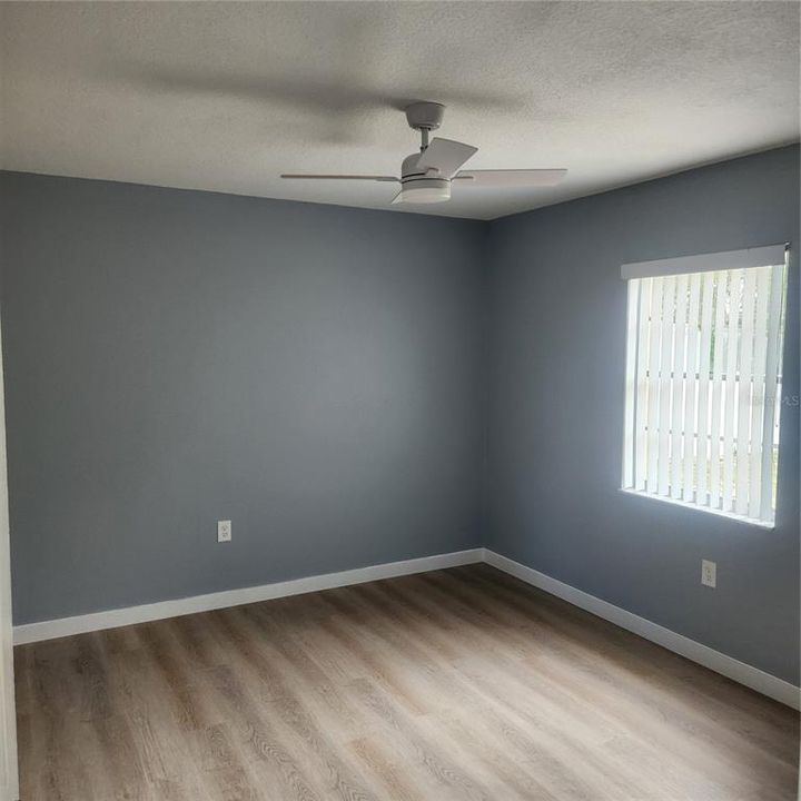 Active With Contract: $235,000 (3 beds, 2 baths, 1089 Square Feet)