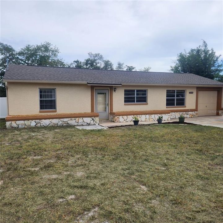 For Sale: $249,000 (2 beds, 2 baths, 966 Square Feet)
