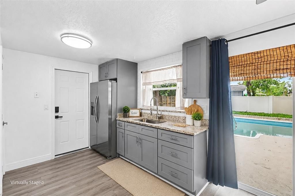 En Venta: $449,900 (3 camas, 2 baños, 988 Pies cuadrados)