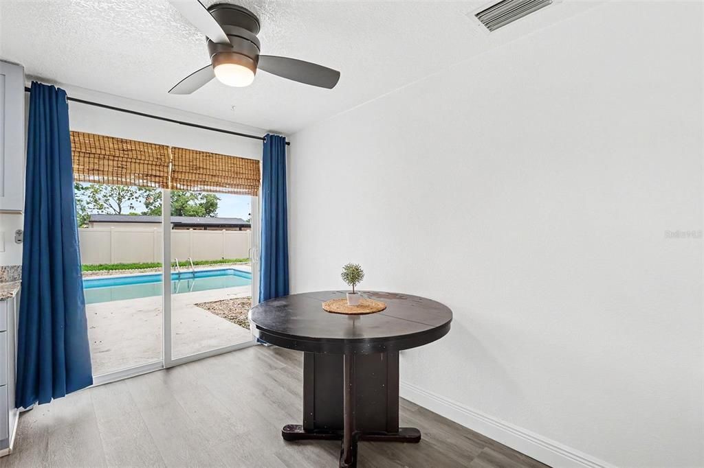 En Venta: $449,900 (3 camas, 2 baños, 988 Pies cuadrados)
