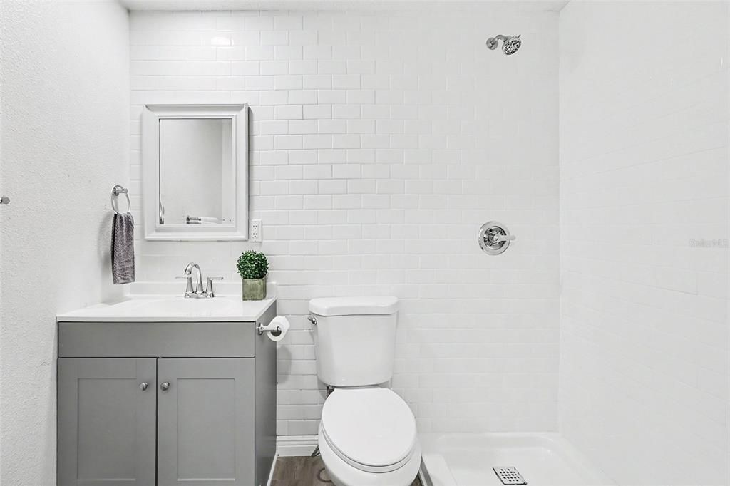 En Venta: $449,900 (3 camas, 2 baños, 988 Pies cuadrados)