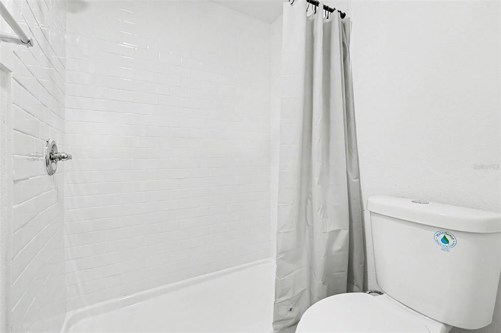 En Venta: $449,900 (3 camas, 2 baños, 988 Pies cuadrados)