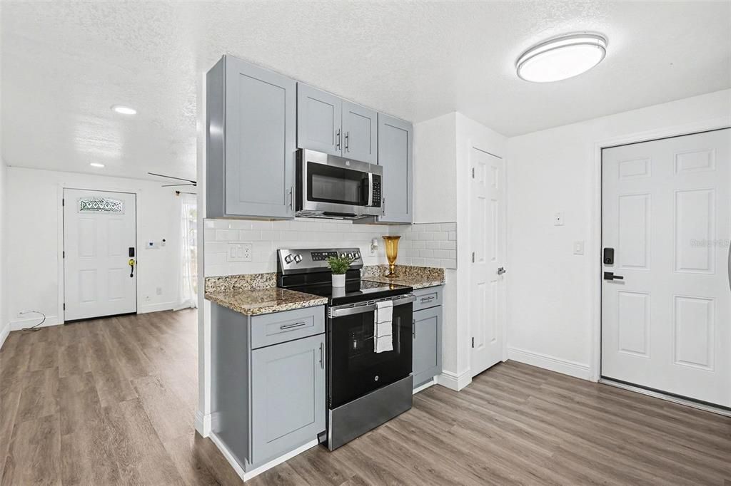 En Venta: $449,900 (3 camas, 2 baños, 988 Pies cuadrados)