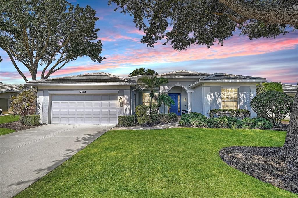 Active With Contract: $449,000 (3 beds, 3 baths, 2216 Square Feet)