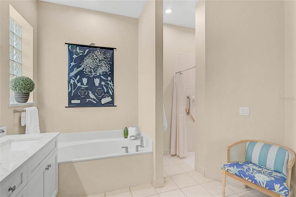 Active With Contract: $449,000 (3 beds, 3 baths, 2216 Square Feet)