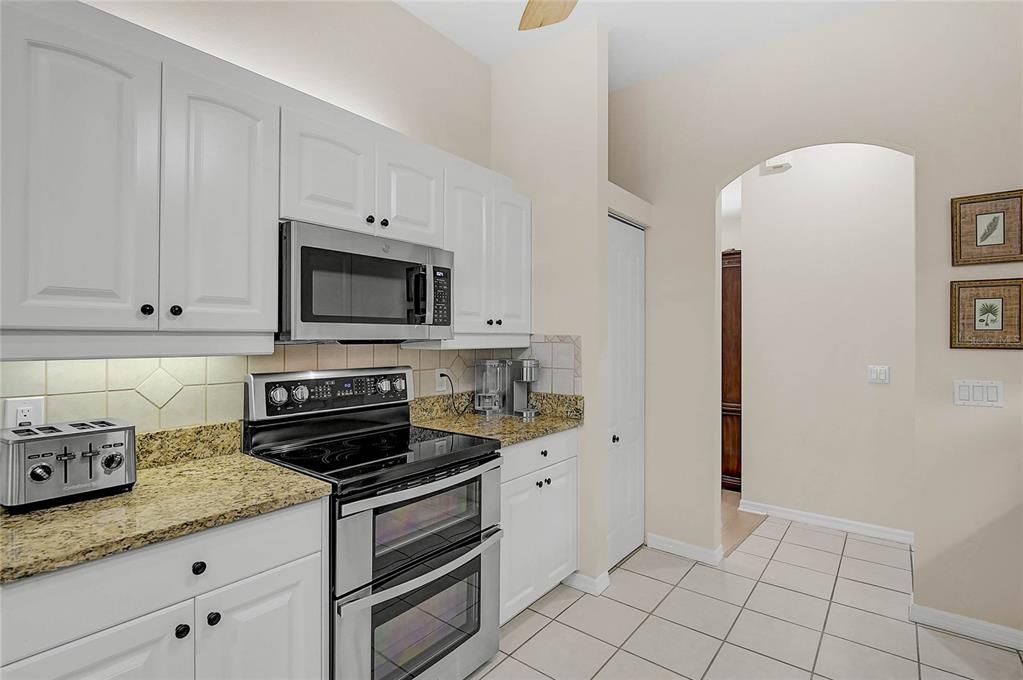 Active With Contract: $449,000 (3 beds, 3 baths, 2216 Square Feet)