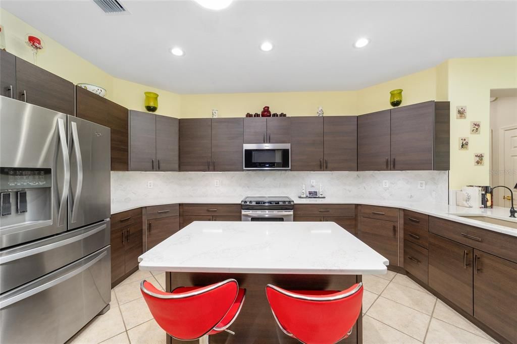 На продажу: $559,900 (3 спален, 2 ванн, 2811 Квадратных фут)