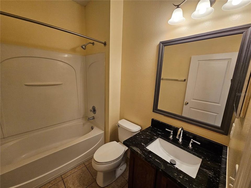 For Rent: $2,200 (3 beds, 2 baths, 1925 Square Feet)
