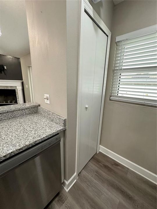 В аренду: $2,650 (3 спален, 2 ванн, 1301 Квадратных фут)