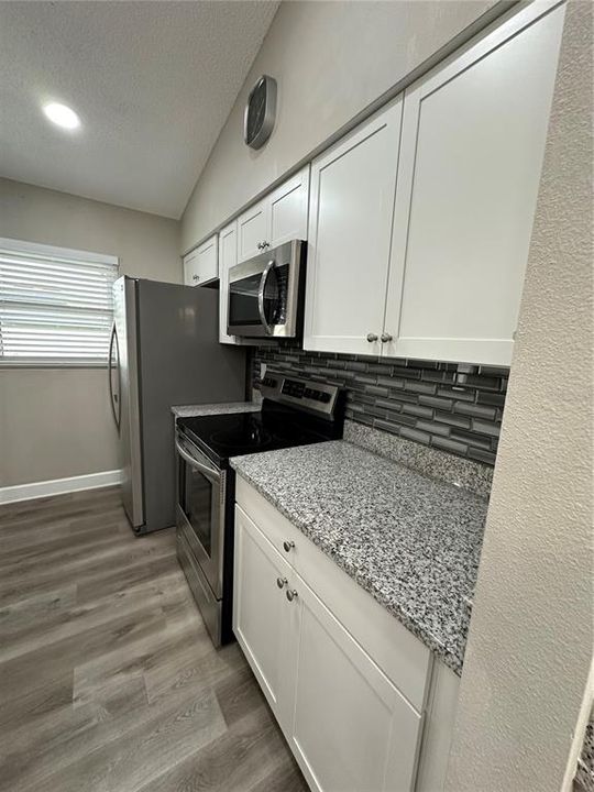 В аренду: $2,650 (3 спален, 2 ванн, 1301 Квадратных фут)