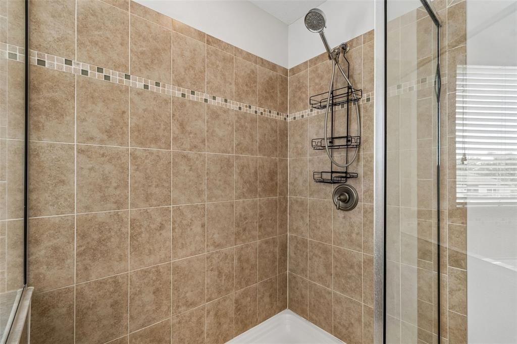 На продажу: $425,000 (4 спален, 2 ванн, 2645 Квадратных фут)