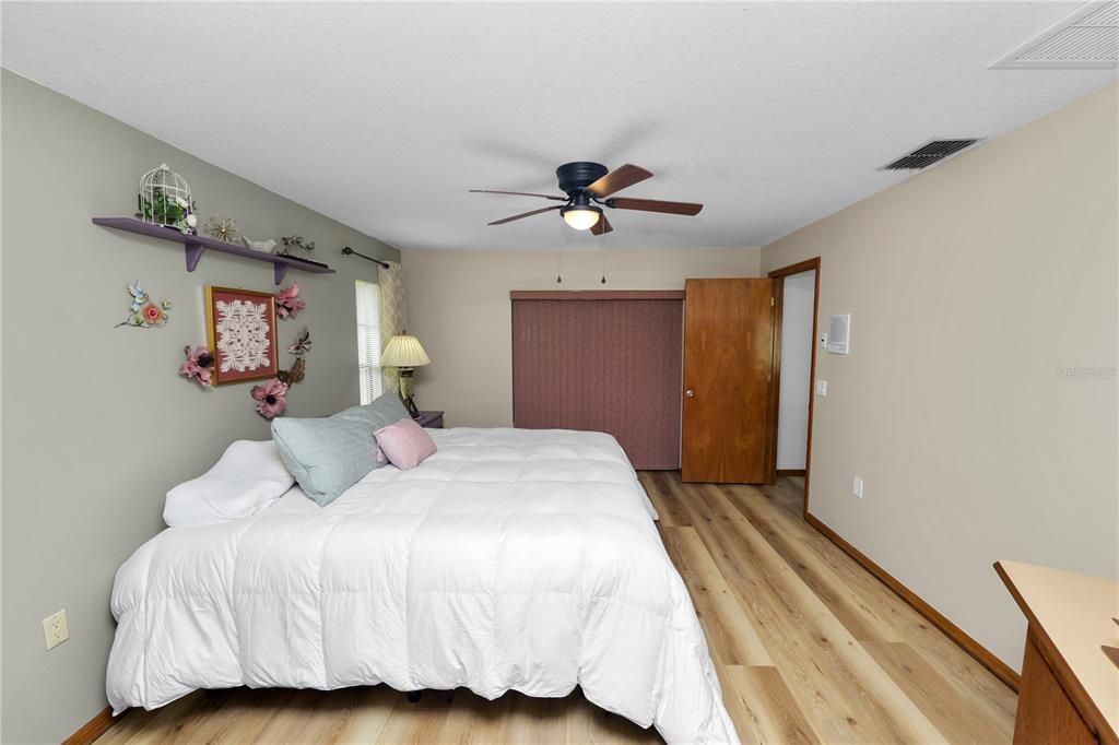 For Sale: $359,000 (3 beds, 2 baths, 2055 Square Feet)