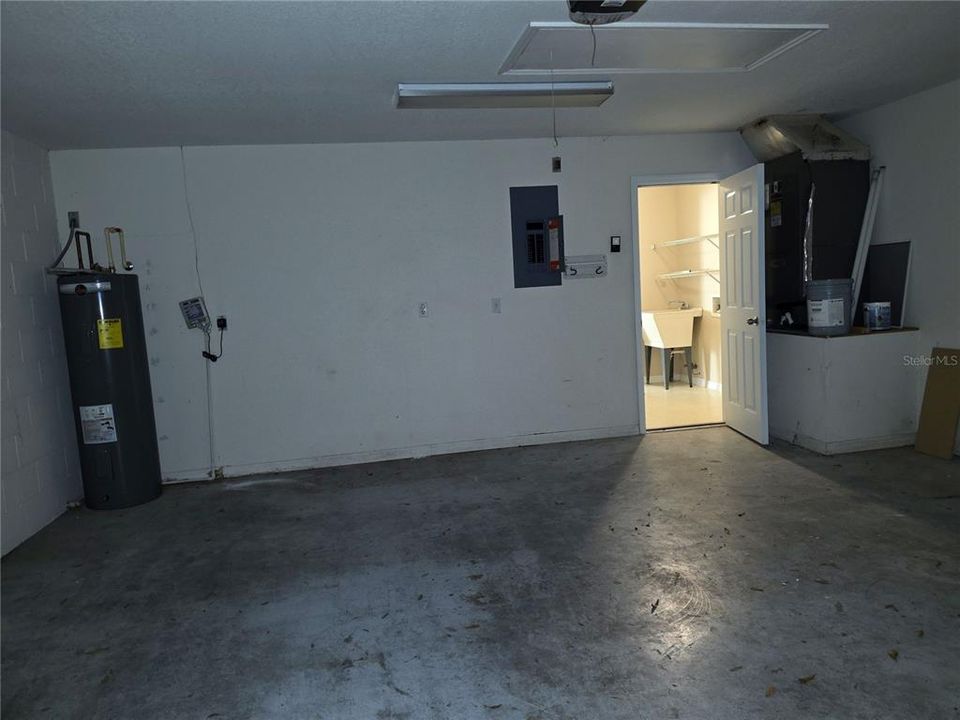 For Rent: $1,700 (3 beds, 2 baths, 1425 Square Feet)
