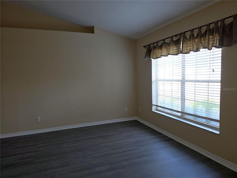 For Rent: $1,700 (3 beds, 2 baths, 1425 Square Feet)
